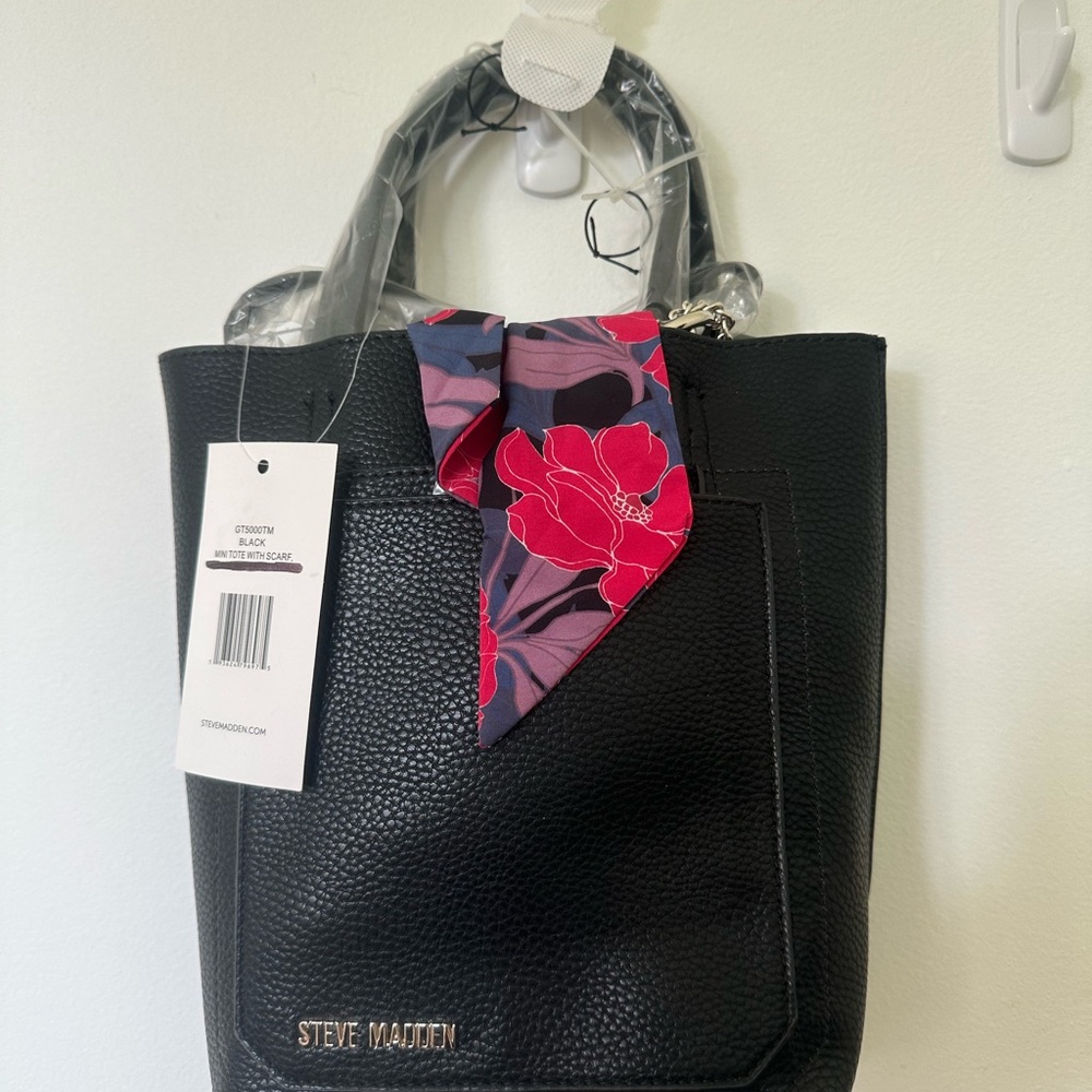 Steve Madden New Black Mini Tote Bag  Bucket Bag Crossbody Key Chain Purse Charm